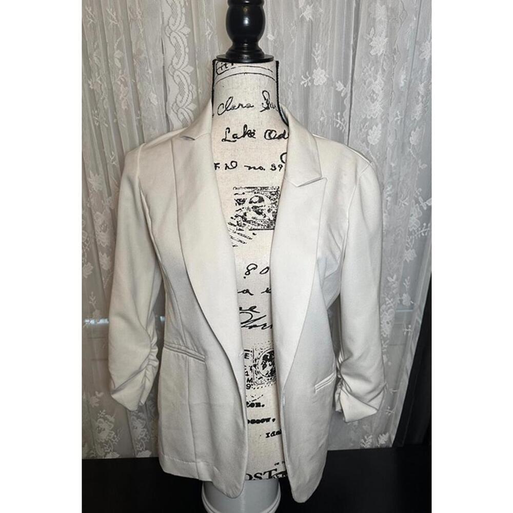 Arden B White Fitted Blazer – Size M
